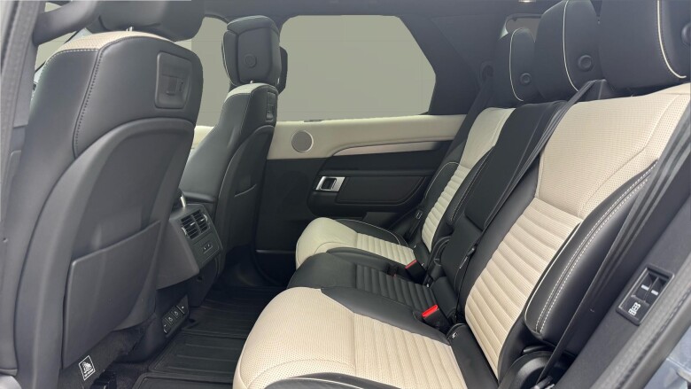 Land Rover Discovery 3.0 D300 R-Dynamic HSE 5dr Auto Diesel Station Wagon